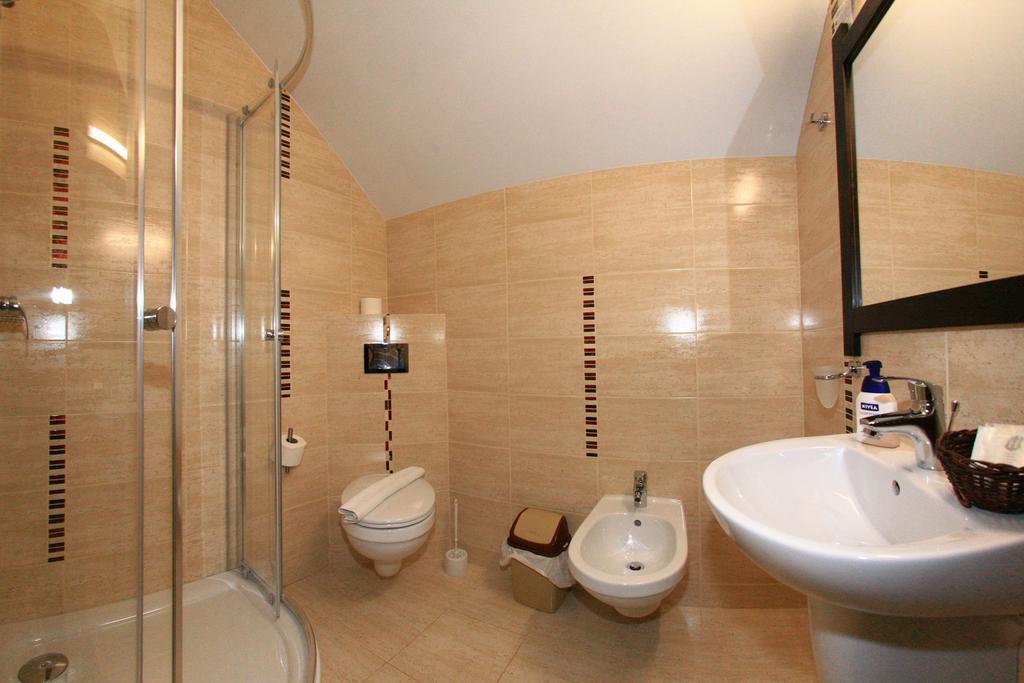 Pensiunea Casa Elvira Vama  Pokoj fotografie